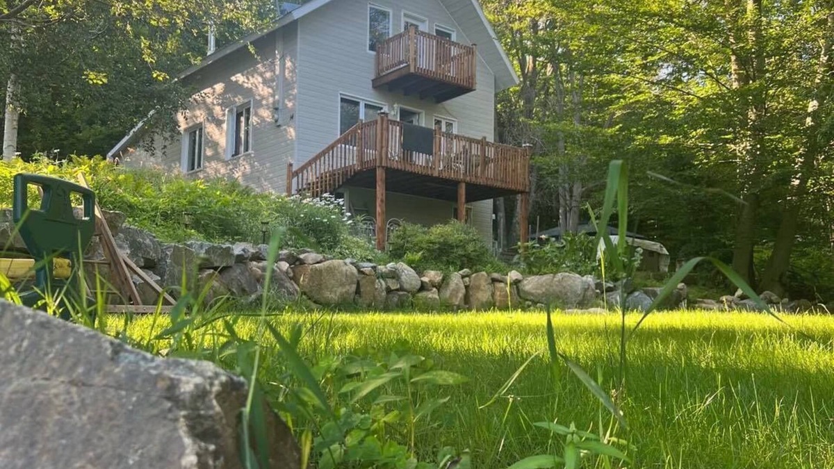 Saint-Gabriel-de-Brandon Ski Chalet | Chalet four seasons in the heart of nature.