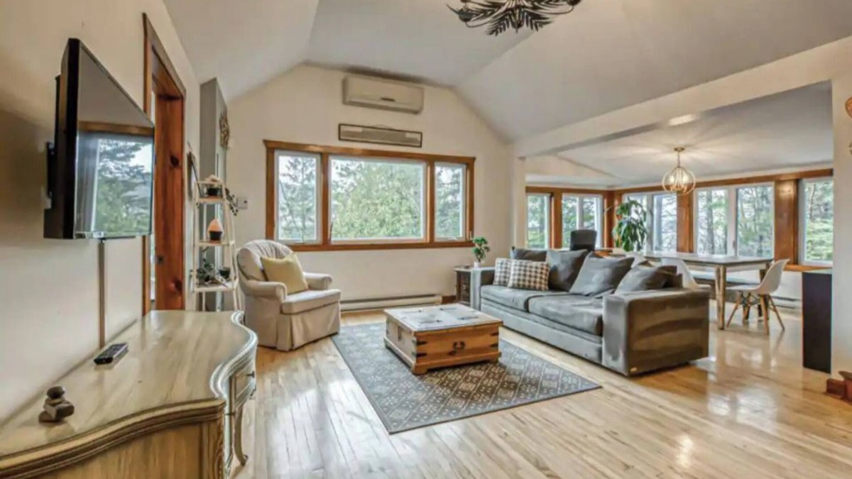 Sainte-Agathe-des-Monts Ski Chalet | Chalet Spacieux Lac des Sables