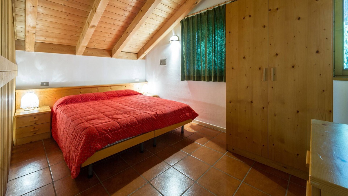 Sarnonico Ski Chalet | Chalet "Camping Park Dolomiti Village" with Mountain View, Shared Pool & Wi-Fi
