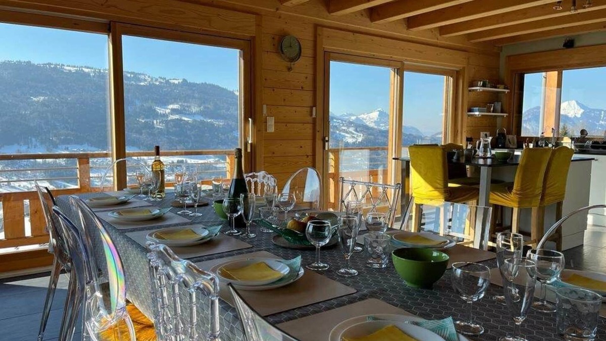Verchaix Ski Chalet | Chalet Célestine with Sauna and View on the Valley