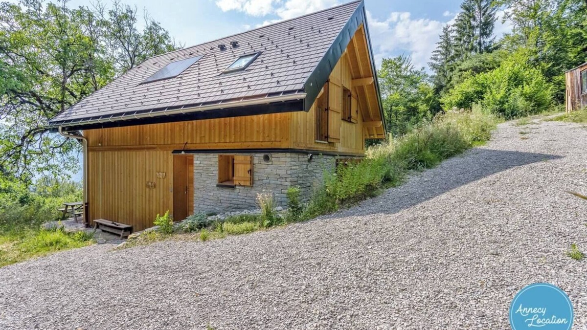 Rovagny Ski Chalet | Chalet Chenavan – Secluded Retreat in the Heights of Talloires