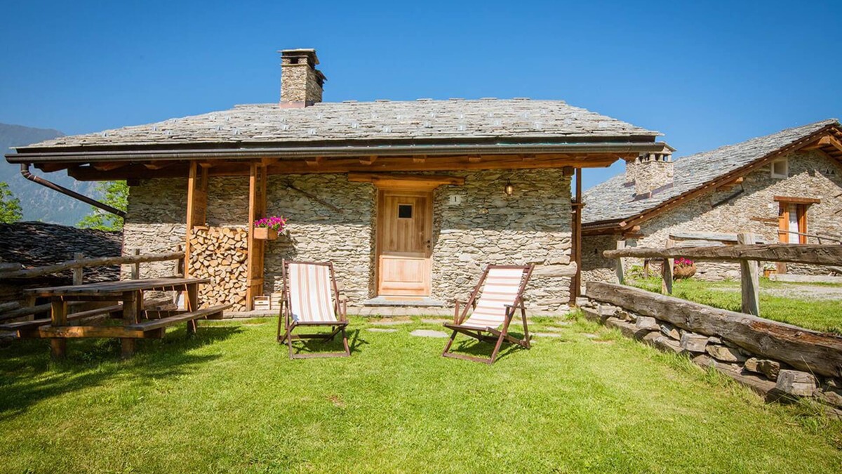 Marmora Ski Chalet | Chalet 'Civico 1 ' with Mountain View, Private Garden and Wi-Fi
