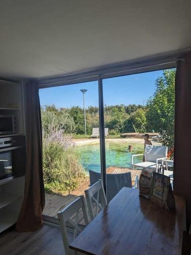L'Isle-sur-la-Sorgue Ski Chalet | Chalet climatisé en campagne avec baignade privée