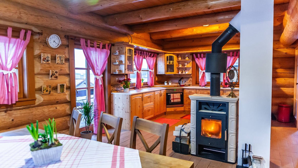Bobrovnik Ski Chalet | Chalet Close To Beach Of Liptovska Mara Water Dam