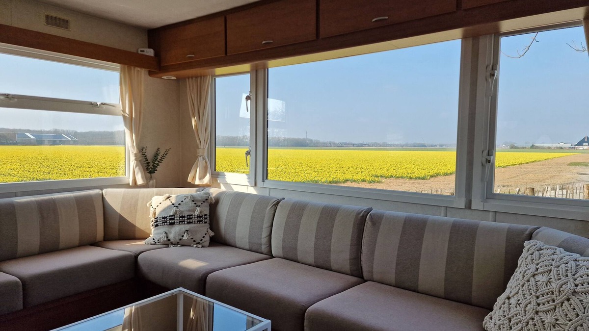 Julianadorp Ski Chalet | Chalet 'Como La Flor' Julianadorp Flowerfields Overview! (Airconditioning)