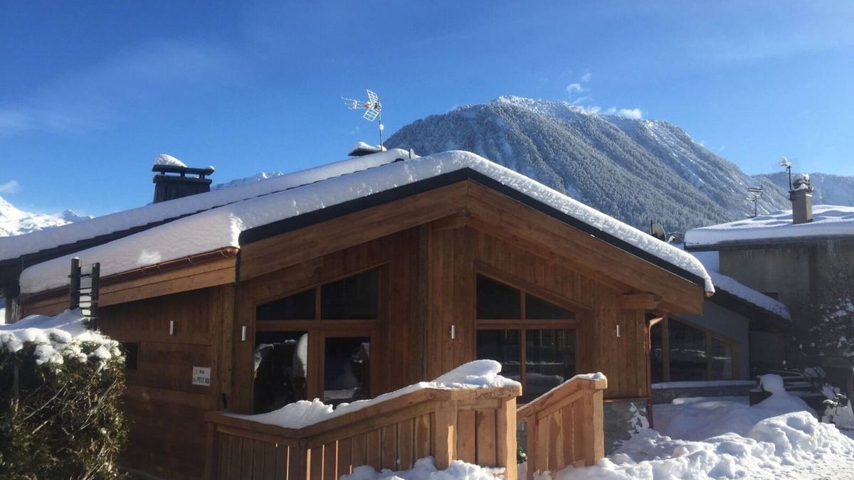 Courchevel Ski Chalet | CHALET COURCHEVEL VILLAGE 1550 SKI IN SKI OUT, LES 3 VALLEES