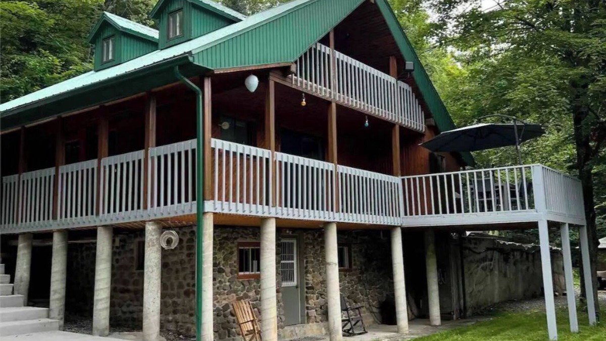 Saint-Faustin-Lac-Carre Ski Chalet | Chalet - Crème de la Crème - Excellent Location/Amenities