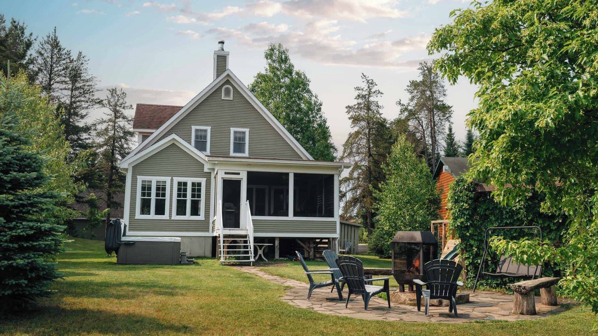 Saint Come Cabin | Chalet Détente : SPA, Foyer et Bord de L'eau!