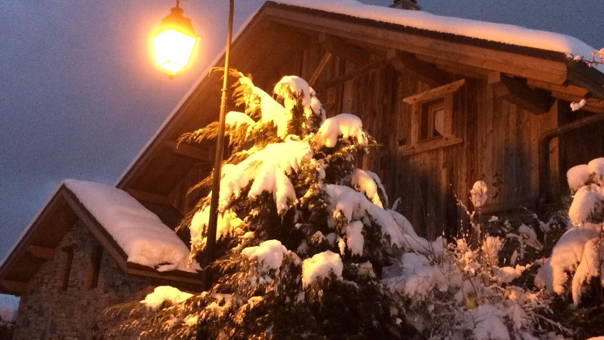Les Avanchers-Valmorel Ski Chalet | Chalet de Caractère, Charm and Comfort