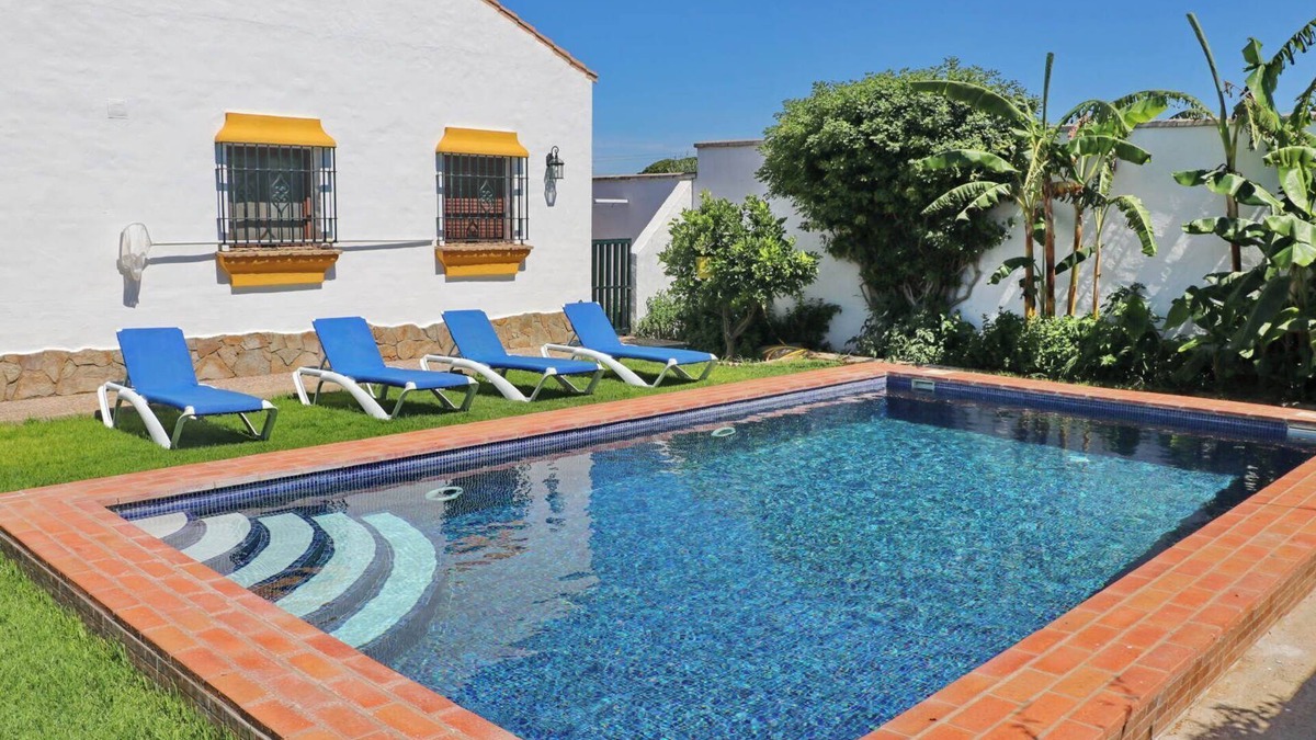 Conil de la Frontera Ski Chalet | Chalet Dehesa Villa with private pool