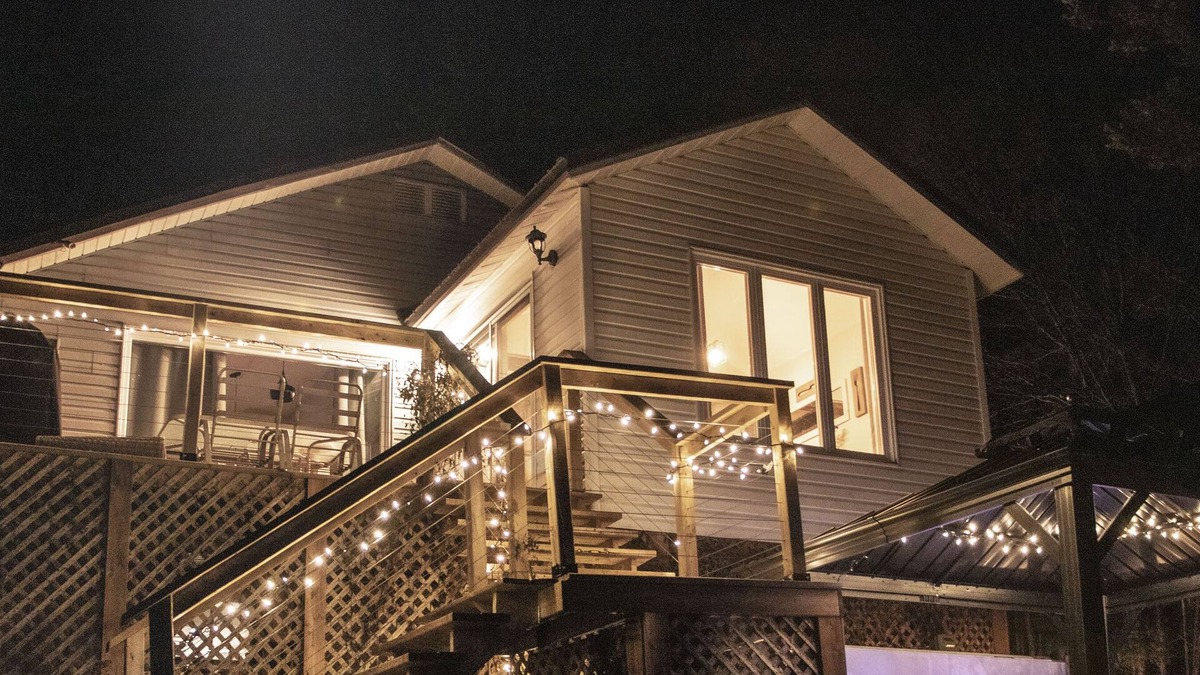 Saint-Calixte Ski Chalet | Chalet De Mama (Jacuzzi with View on Beautiful Lake)