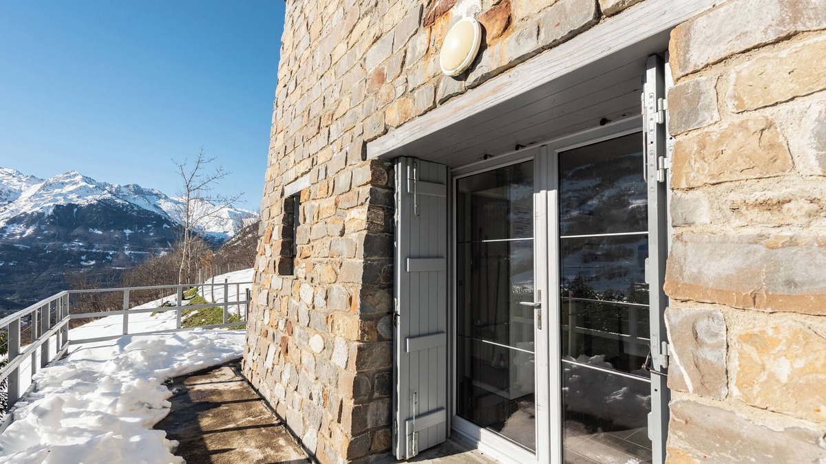 Sers Ski Chalet | Chalet 'De Sers' with Mountain View, Private Terrace and Wi-Fi