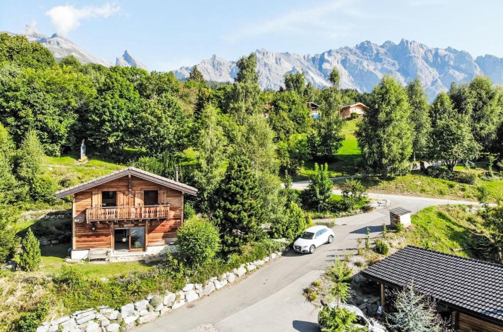 Ovronnaz Ski Chalet | Chalet Dendron by Interhome