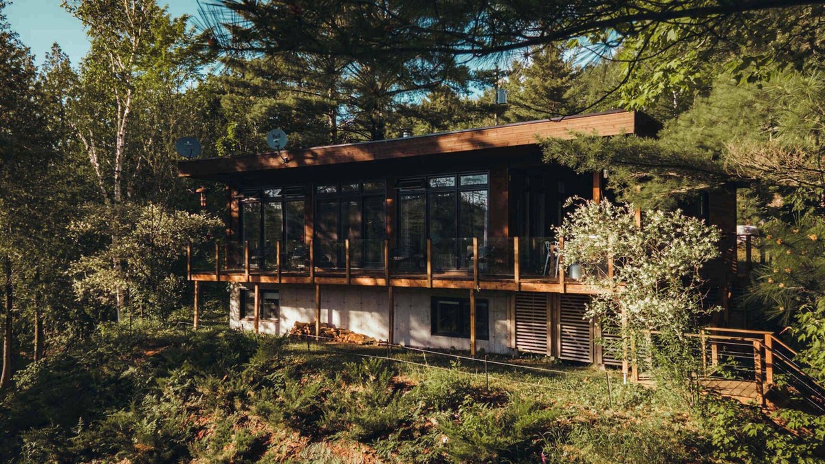 Chertsey Ski Chalet | Chalet DesignPur on the Clermoustier Lake