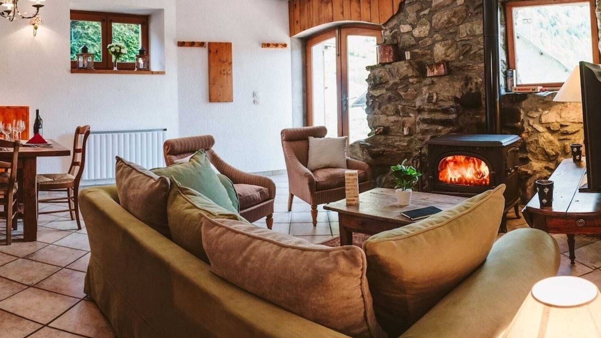 Vaujany Ski Chalet | Chalet Dibona, cosy log fire evenings 200m from the slopes, by Ski Peak
