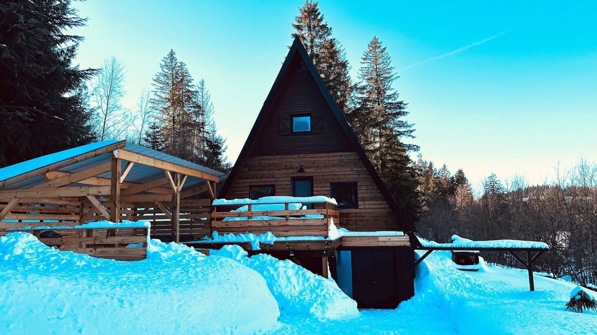 Belfahy Ski Chalet | Chalet du Fayard in Belfahy, private Jacuzzi and view of the Vosges mountains