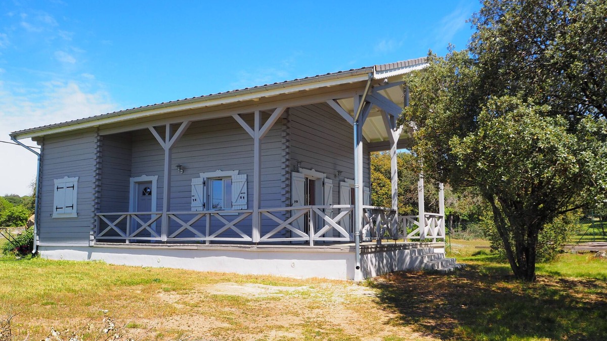 Brousses-et-Villaret Ski Chalet | Chalet du moulin: large wooden chalet with garden and covered terrace