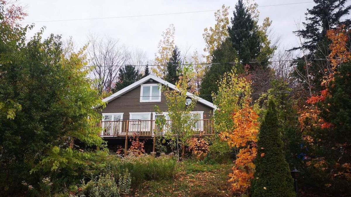 Saint-Calixte House | Chalet Duchesne / Lake access / Private forest/ Kayaks !