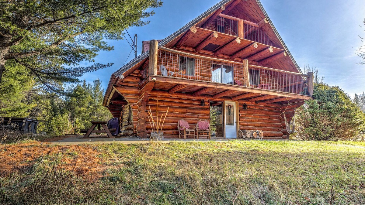Notre-Dame-de-la-Merci Cottage | Chalet en bois rond du Caribou