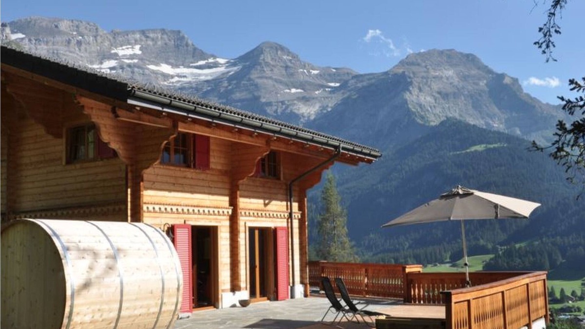 Ormont-Dessus Ski Chalet | Chalet Edelweiss Stunning Glacier View