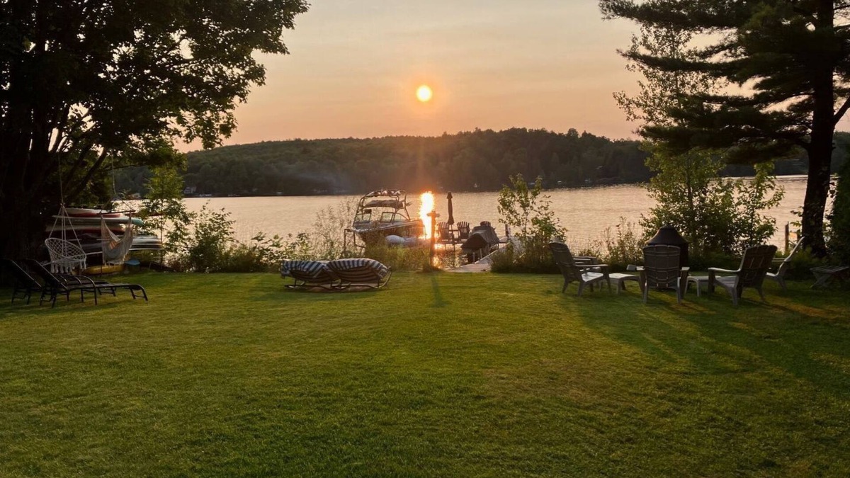 Stanstead Township Ski Chalet | Chalet En Bord De Lac Naviguable