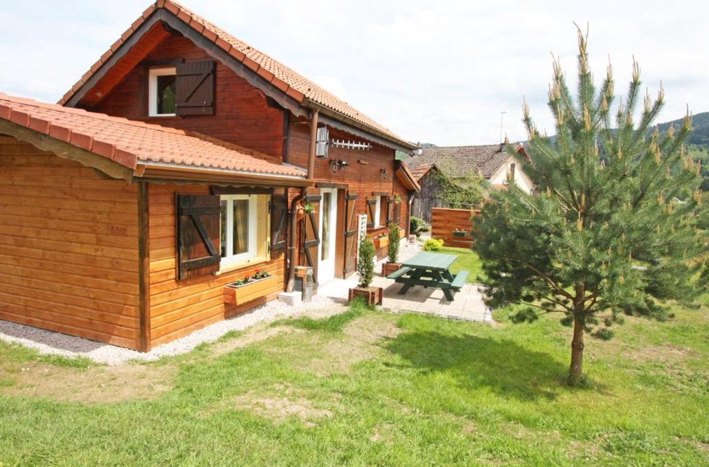 Vagney House | Chalet en bois avec jardin, proche ski et randonnée, équipé pour 8 pers. à Vagney, Vosges - FR-1-589-283