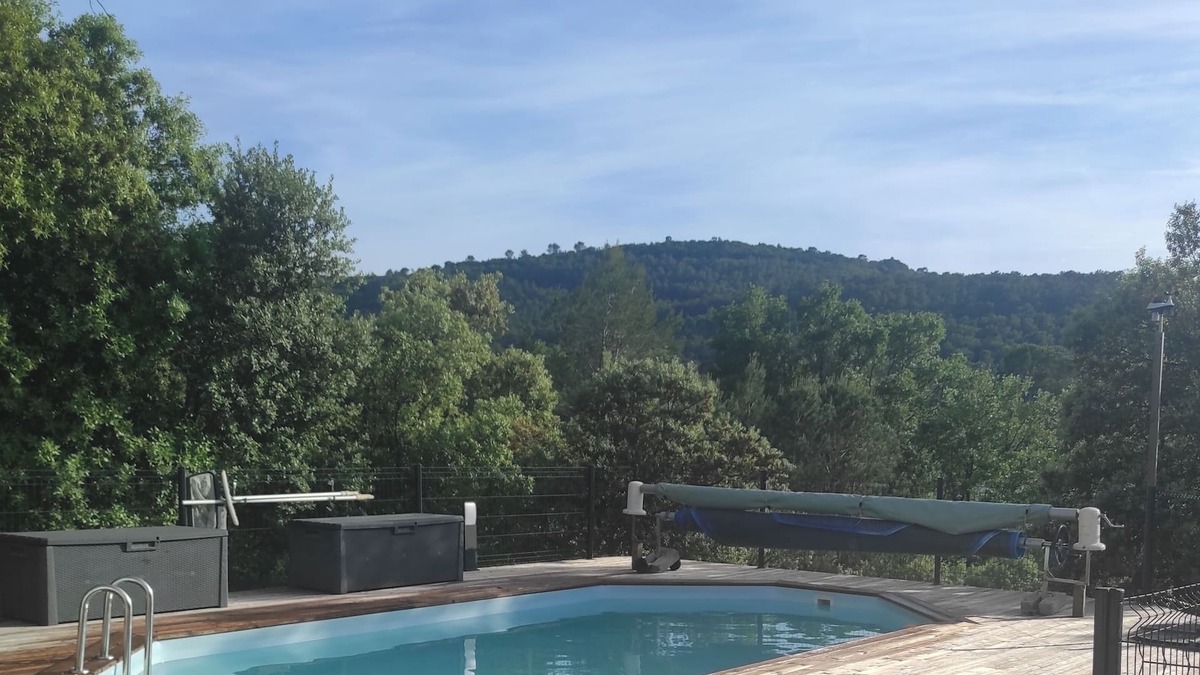 Besse-sur-Issole Ski Chalet | Chalet en Pleine Nature