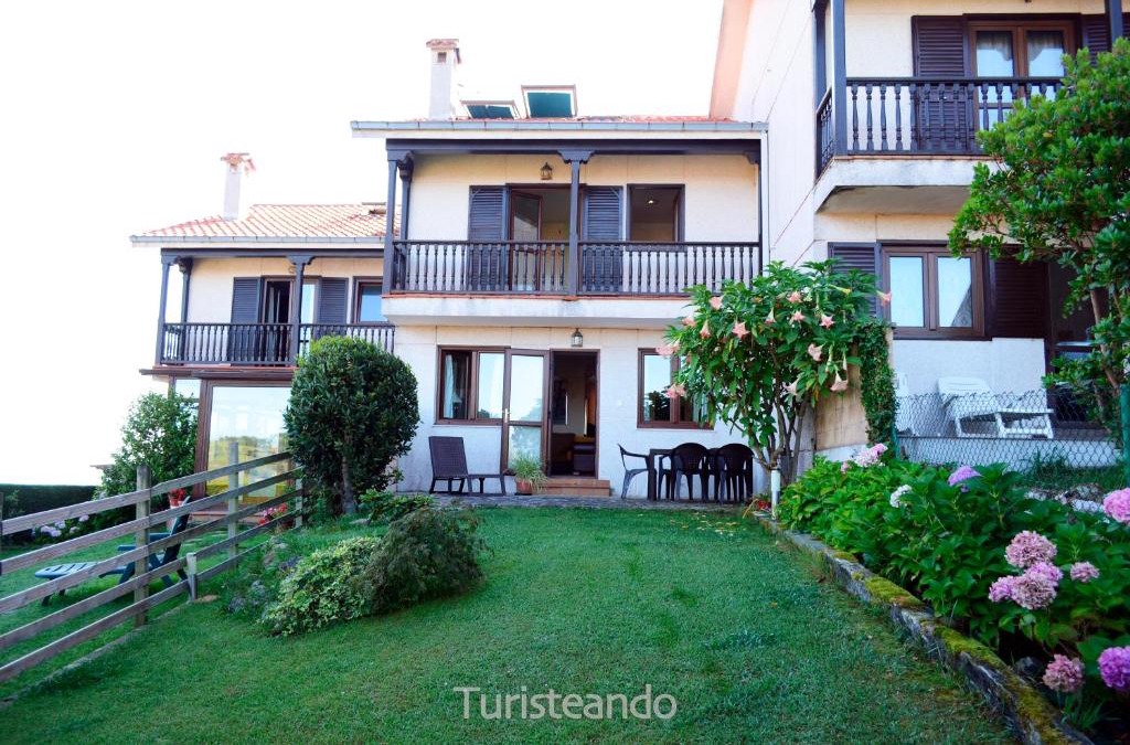 San Vicente de la Barquera House | Chalet Las Calzadas - Jardín, parking y vistas increíbles