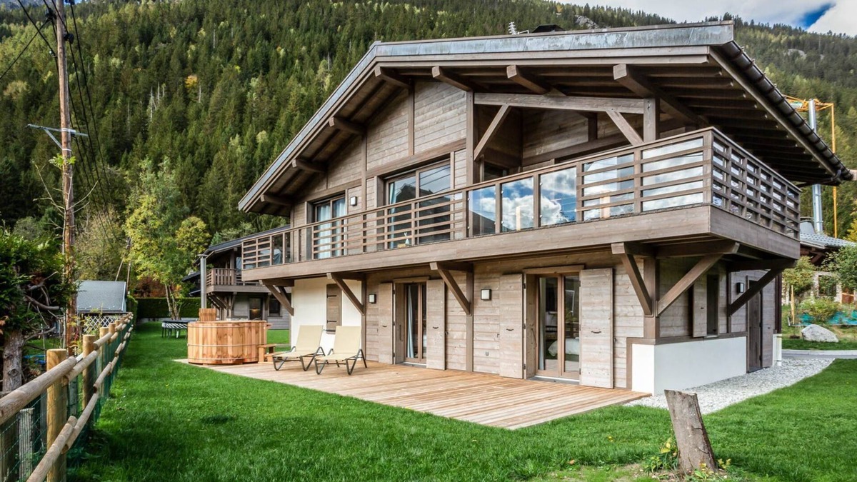 Les Tines Ski Chalet | Chalet Etoile: lovely brand new four bedroom chalet
