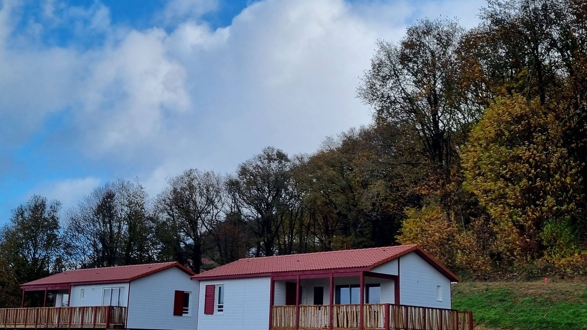 Hasparren Ski Chalet | Chalet Etxean, 1 à 6 Personnes, Terrain et Piscine