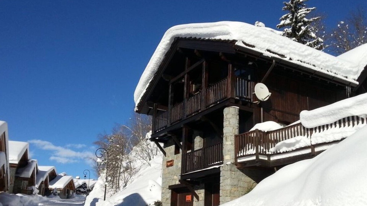 Sainte-Foy-Tarentaise Ski Chalet | Chalet Fegguese is a delightful, wood-and stone-built Savoyard chalet,