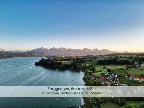 Rieden am Forggensee Apartment | Chalet - Ferienwohnungen - Biohof Stöger - Panoramasüdbalkon - grandiose Aussicht auf See, Berge und Schloss Neuschwanstein