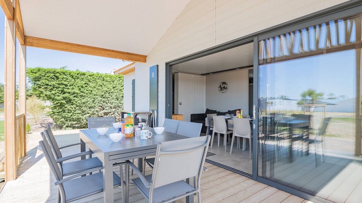 Bretignolles-sur-Mer Ski Chalet | Chalet for 6, holiday residence with swimming pool