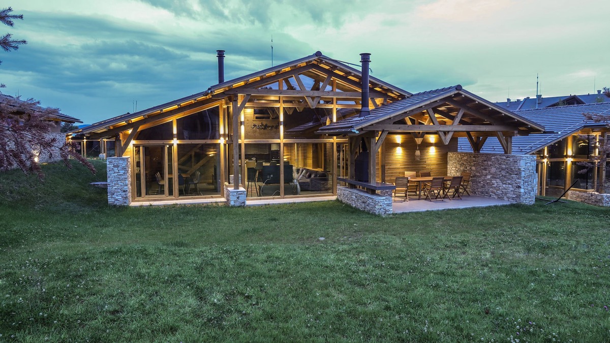 Razlog Ski Chalet | Chalet for up to 10 people with sauna, private home theater and hot tub