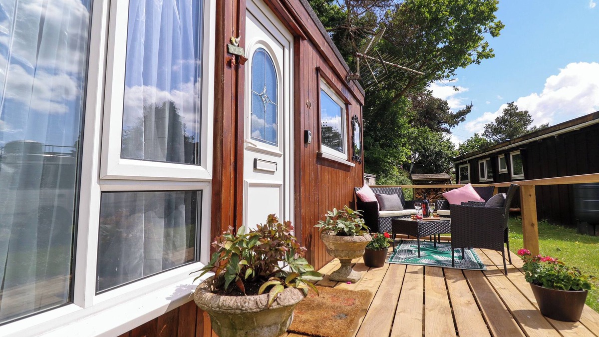 Aberdovey House | CHALET FORTE, pet friendly, with a garden in Aberdovey