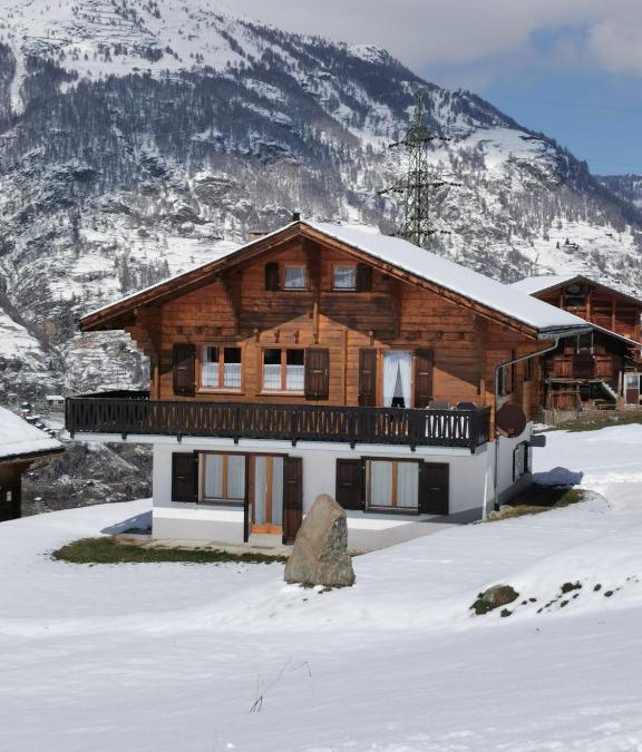 Graechen Ski Chalet | CHALET HÜTTLE - authentisch, ruhig, mitten im grün