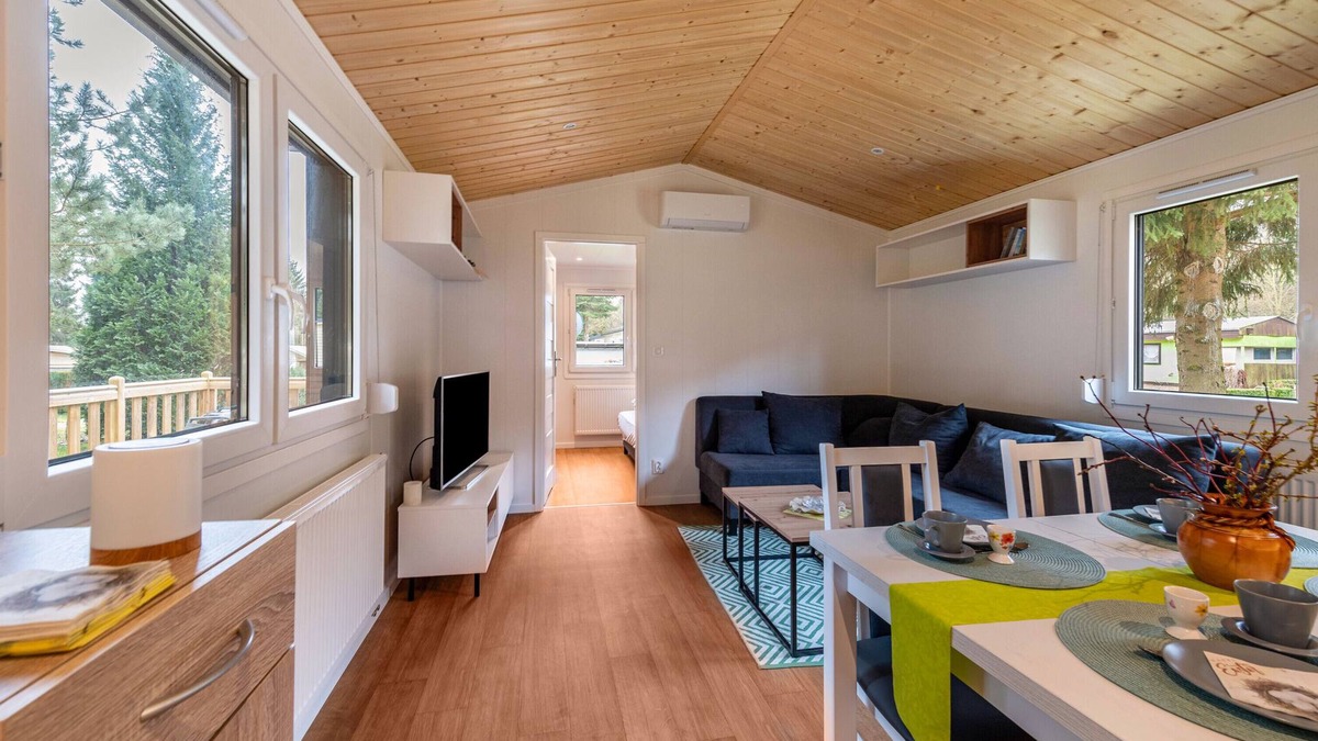 Lohmen Ski Chalet | Chalet "Haus Zander" with Private Terrace & Air Conditioning