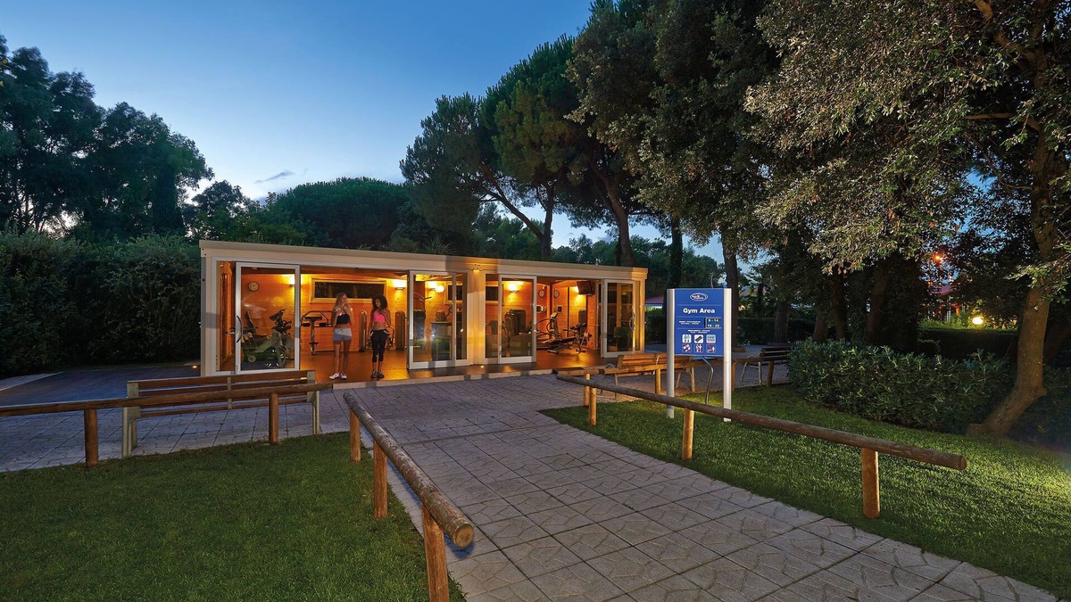 Baia Domizia Ski Chalet | Chalet in Baia Domizia with Private Beach