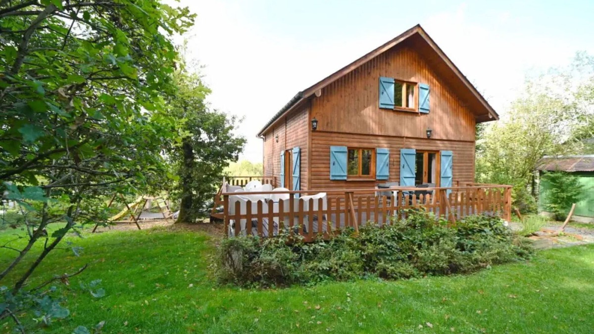 Biron Ski Chalet | Chalet in Biron with Sauna and Nature Views