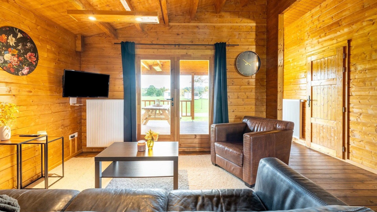 Municipality of Valkenswaard Ski Chalet | Chalet in Brabant near Nature Reserves