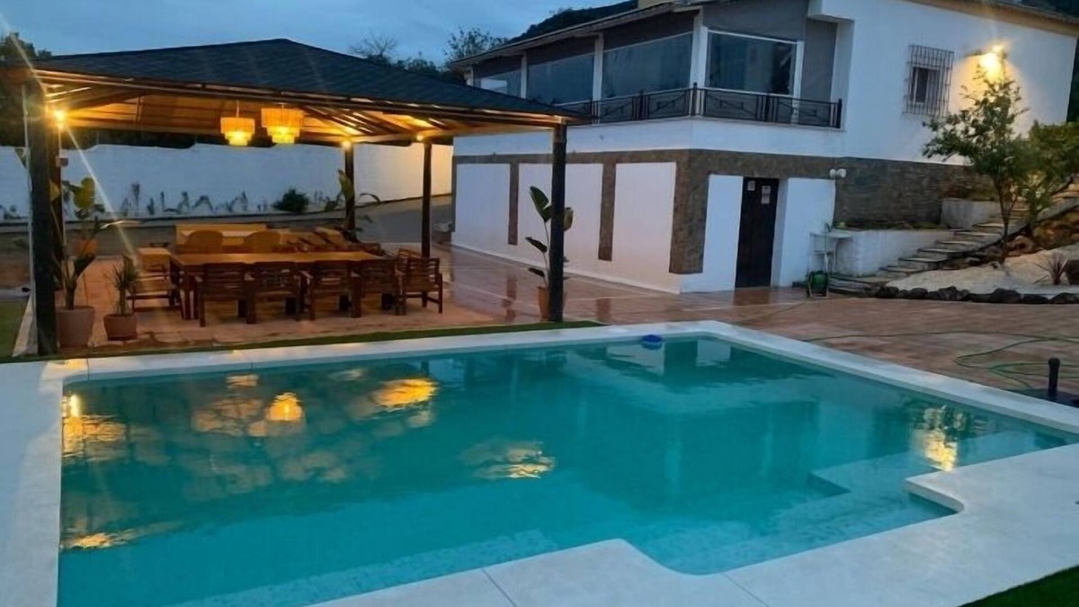 El Brillante House | Chalet in Córdoba · 5 bedrooms · 10 beds · 3.5 baths