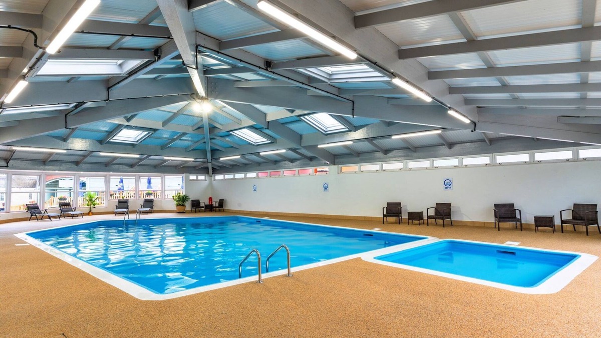 Saint John Ski Chalet | Chalet in Cornwall near Freathy Beach