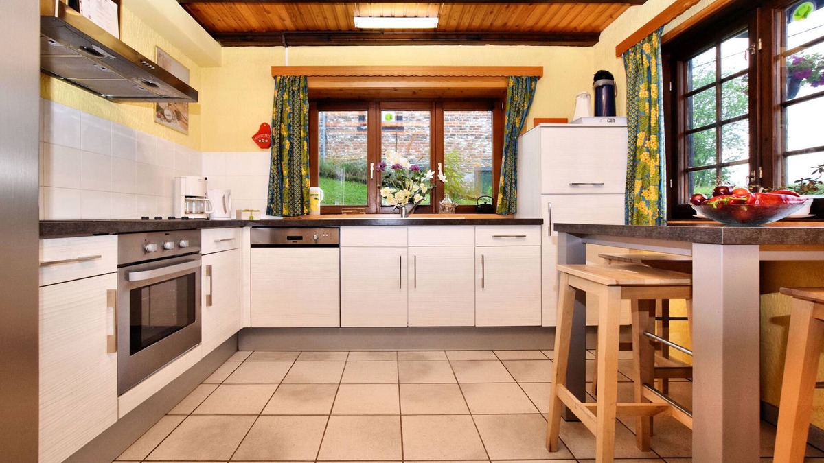 The Ardennes Ski Chalet | Chalet in Fraiture with Sauna and Garden