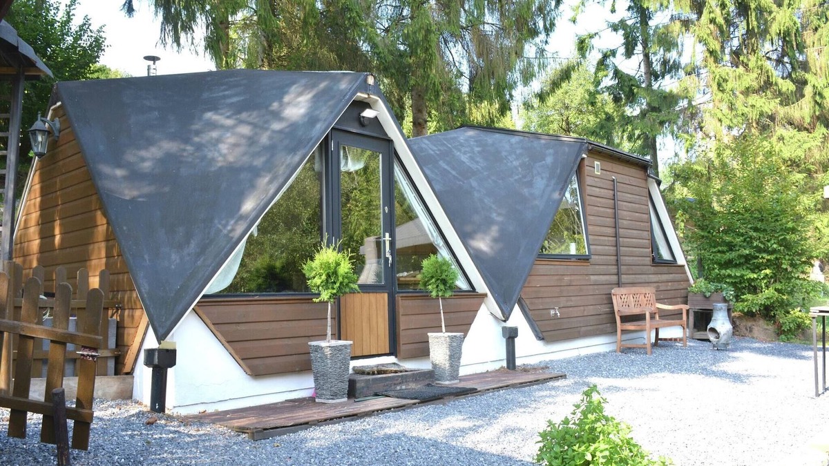 Gesves Ski Chalet | Chalet in Gesves with Roof Terrace, Garden, BBQ