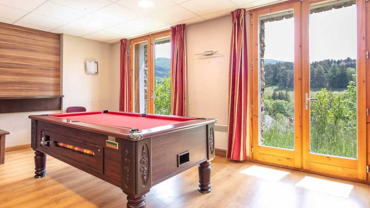 Gresse-en-Vercors Ski Chalet | Chalet in Gresse-en-Vercors near Ski Slopes