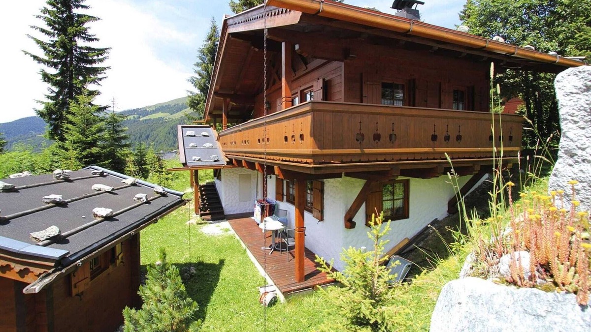 Konigsleiten Apartment | Chalet in Königsleiten near Alpine Peaks