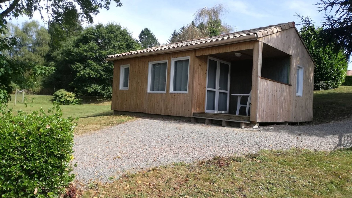 Mialet Ski Chalet | CHALET IN LAKE BORDER, GREEN PERIGORD, swimming pool, ideal calm and rest.