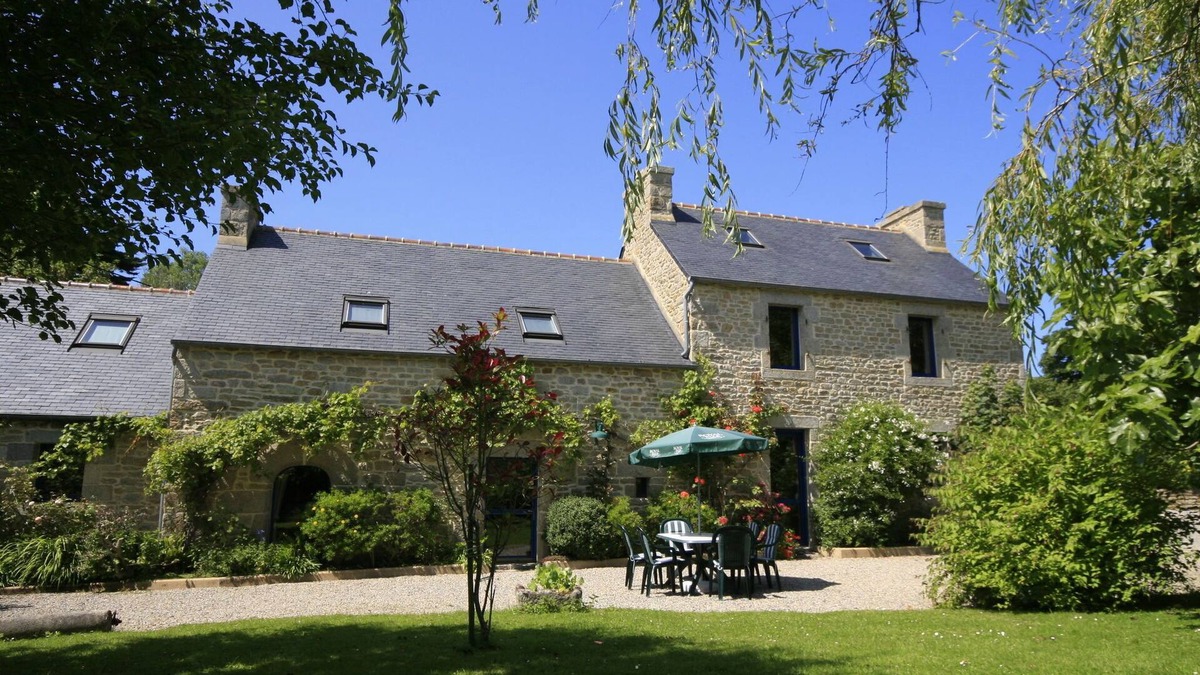 Plouneour-Brignogan-Plages House | Chalet in Plounéour-Trez by Seaside Bay