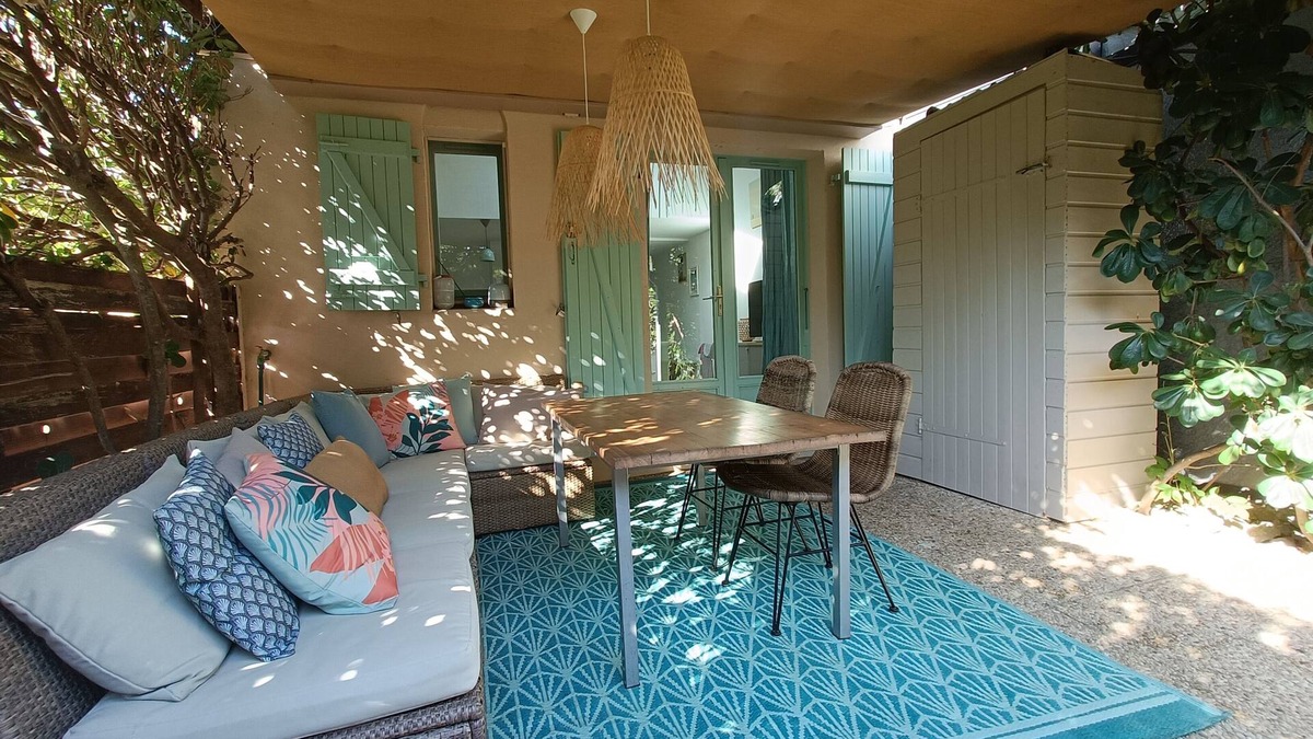 Gruissan Cabin | Chalet in residence with swimming pool 5 minutes from the sea Gruissan