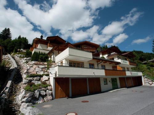 Hinterglemm Ski Chalet | Chalet in Saalbach near Ski Lift & Sauna